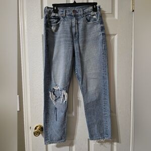 American Eagle Mom Jeans, Light Destructed Wash, Relaxed Fit, Tapered, Sz 6S.